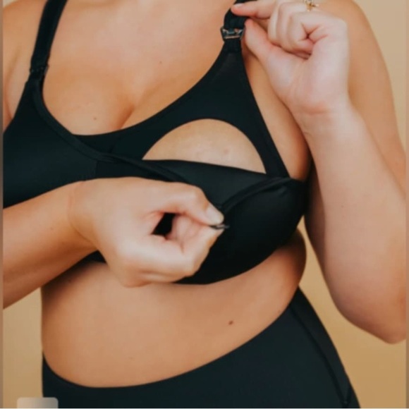 Cadenshae Black Adjustable Seamless Bra 12 - Picture 3 of 6